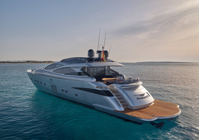 Pershing 90
