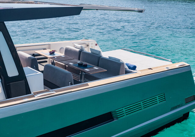 Fjord 52 LOLO III