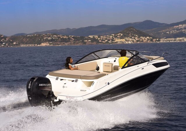 Bayliner VR5 CUDDY