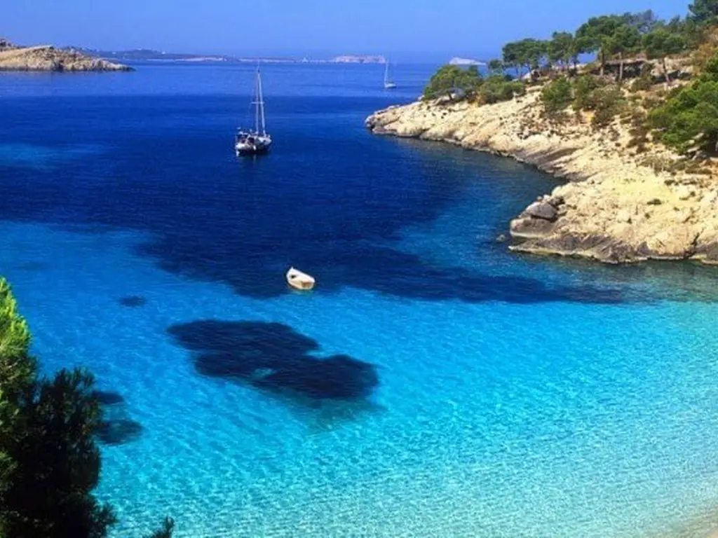 The Balearic Islands are the most requested Spanish destination in Catalan travel agencies.