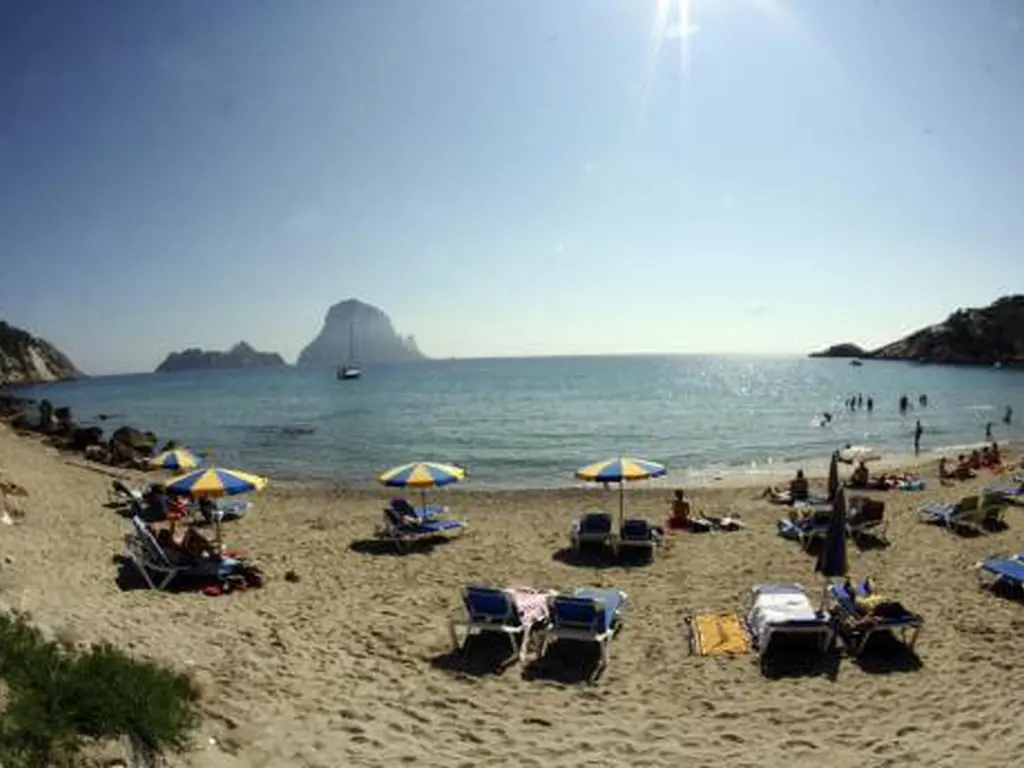 Discover the most beautiful coves in Ibiza aboard a boat