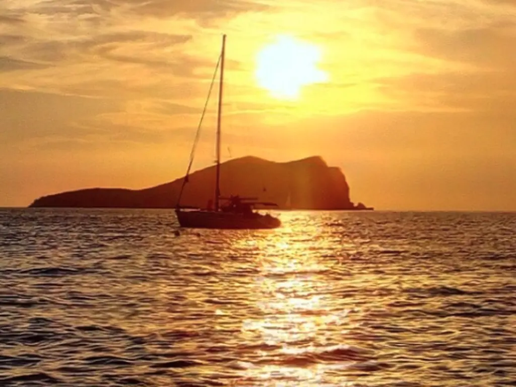 A weekend in Ibiza aboard a boat
