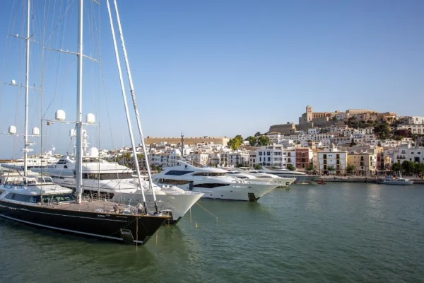 Yacht Logistics in Ibiza: How to Organize the Perfect Day at Sea (Stress-Free)