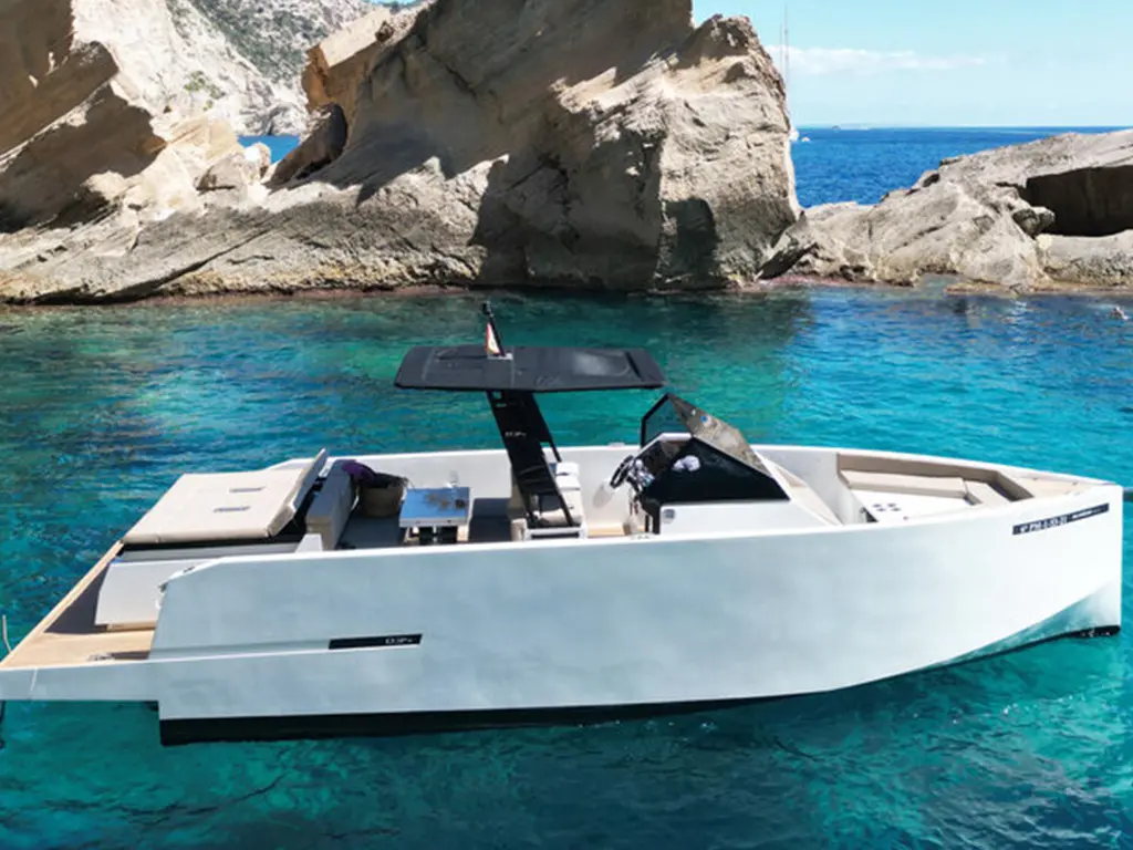Descubre la Magia de Ibiza y Formentera: Destinos Exclusivos en el Mar