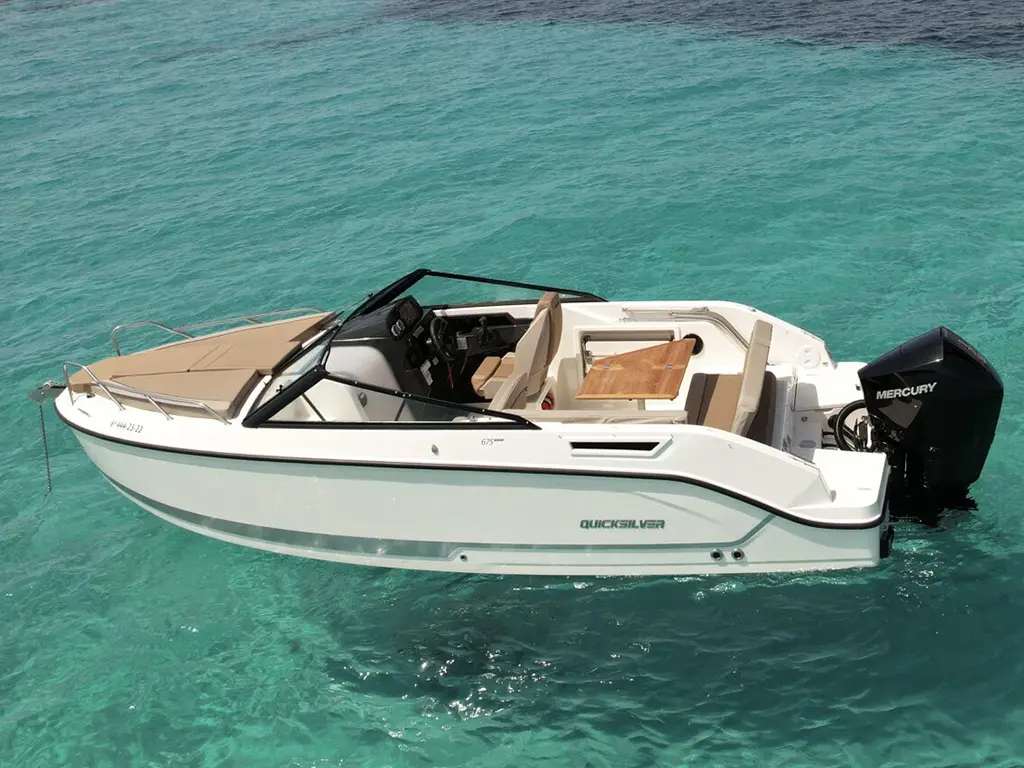 Quicksilver 675 Cruiser: Excellence in Recreational Boats