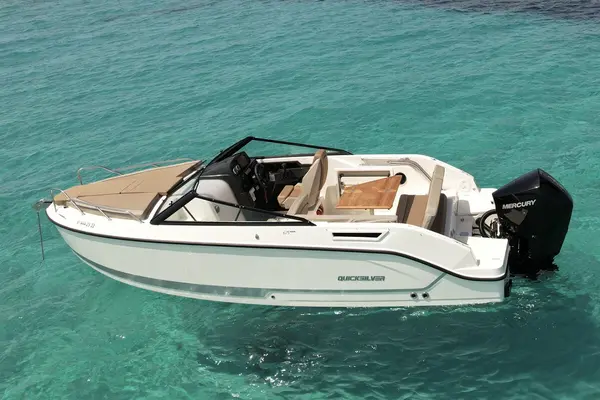 Quicksilver 675 Cruiser: Excellence in Recreational Boats