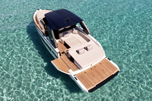 Cranchi A32 “Just Nice”: The New Addition to Sea Charter Ibiza for Enjoying the Mediterranean in Style
