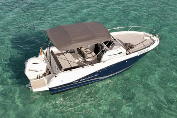 Discover the Cap Camarat 6.5: Elegance and Performance on the Waters of Ibiza and Formentera