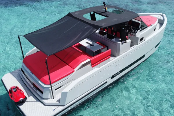 De Antonio D36 “Boiler Room”: La Nueva Incorporación de Sea Charter Ibiza que Redefine la Experiencia en el Mar