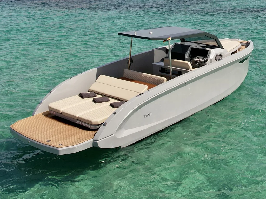 Rand Escape 30 “Just Passion”: Sail with Elegance, Awareness, and Pure Emotion