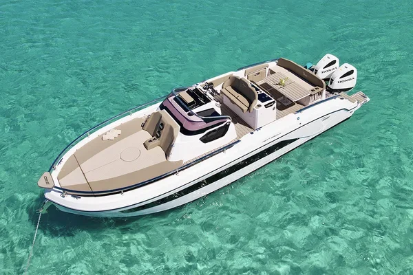 Ranieri NEXT 330 LX “Just Venture”: Explore Ibiza and Formentera with Power, Style and Freedom