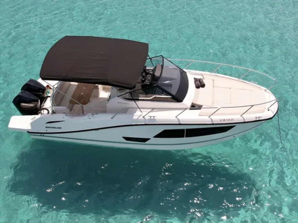Quicksilver 875 Sundeck “Just Feel” & “Luz”: Experience the Mediterranean with Freedom and Comfort