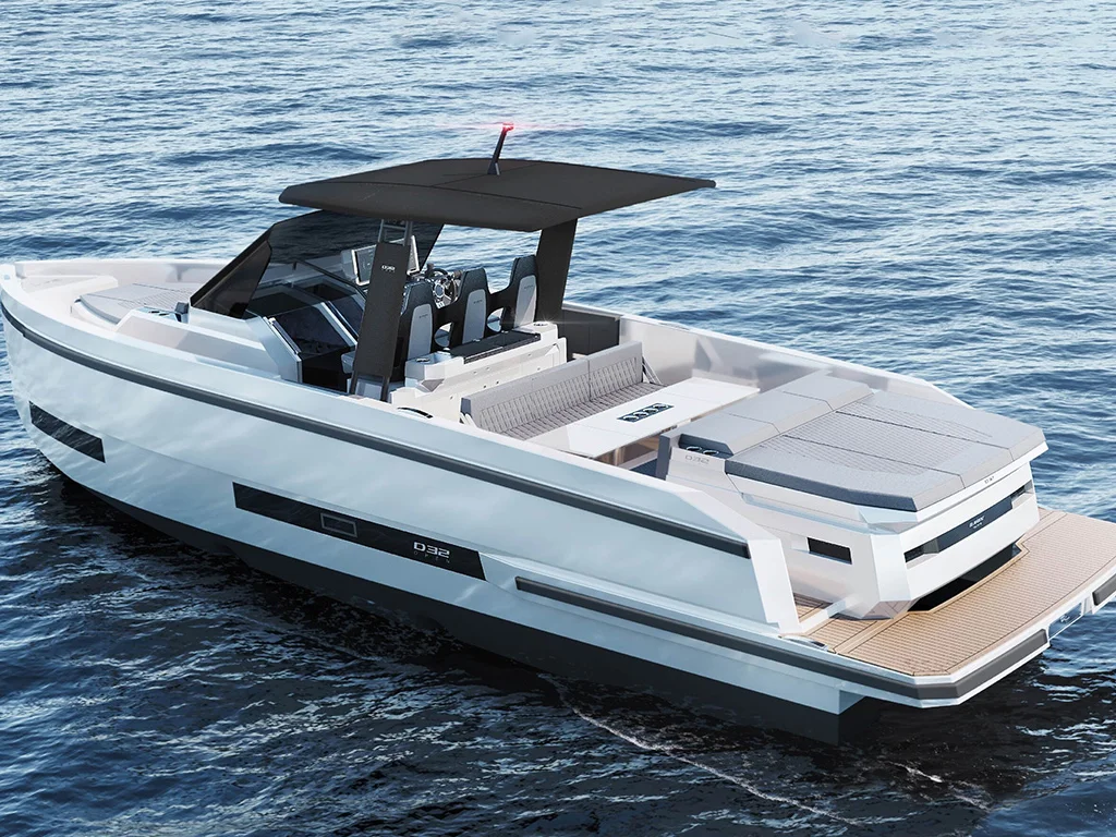 Navegando hacia un Mar más Sostenible con Sea Charter Ibiza