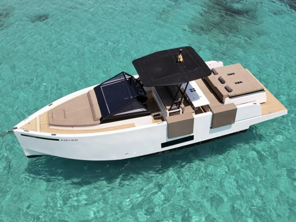 De Antonio D34 Cruiser “Delito”: Elegance, Power, and Comfort in One
