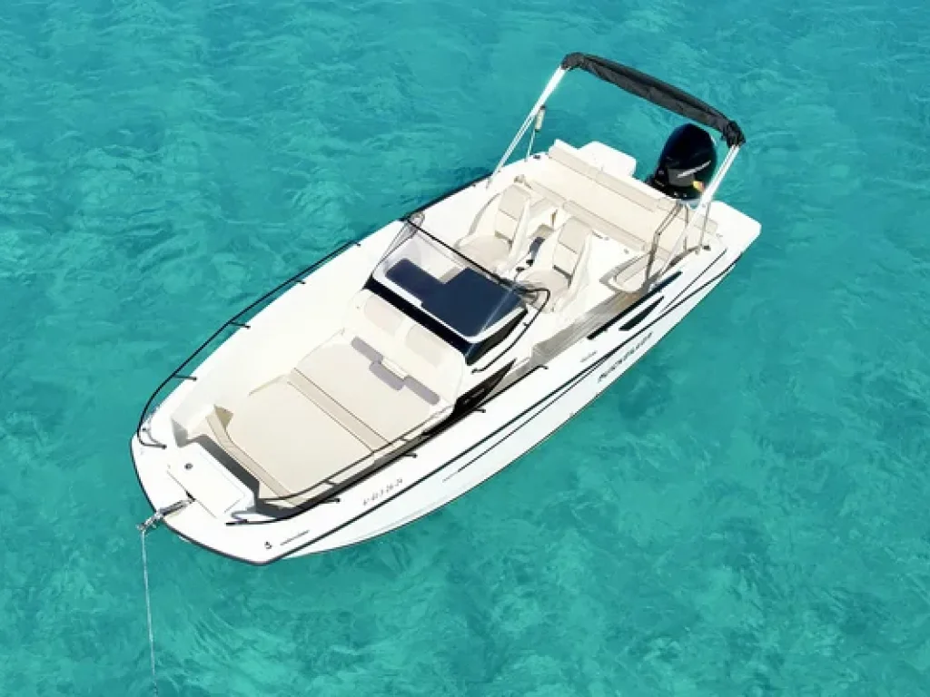 Quicksilver 805 Open “Just Smile”: Libertad y Diversión en el Mediterráneo