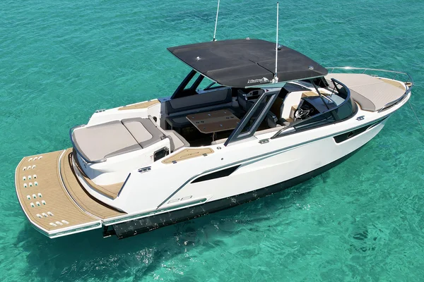 Alfastreet Marine 28 Sanfil: Style, Innovation, and Comfort on the Waters of Ibiza and Formentera